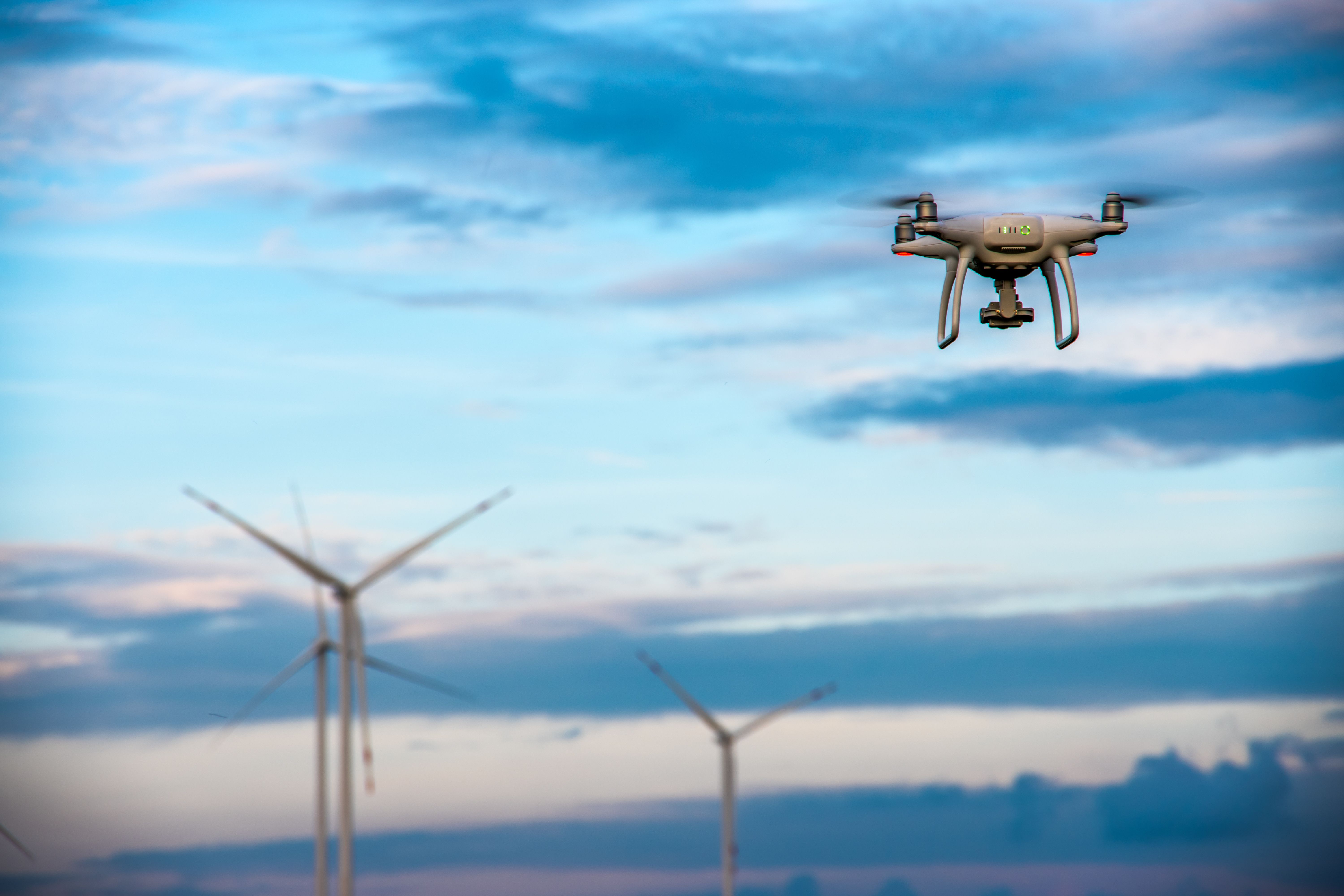 Autonomous drone in a wind farm